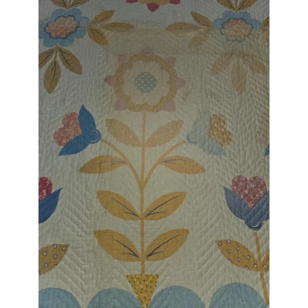 Vintage Flower Applique Cutter Quilt Full Size